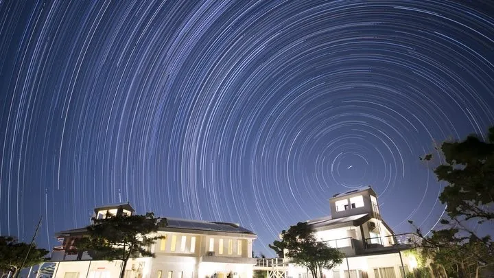 恆春落山風季夜空星軌, 卡米克民宿草原